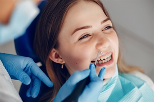 Learn More About Dentists  thumbnail